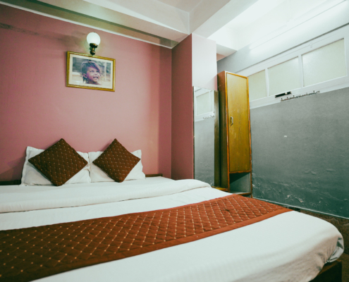 Deluxe Triple Crystal Palace